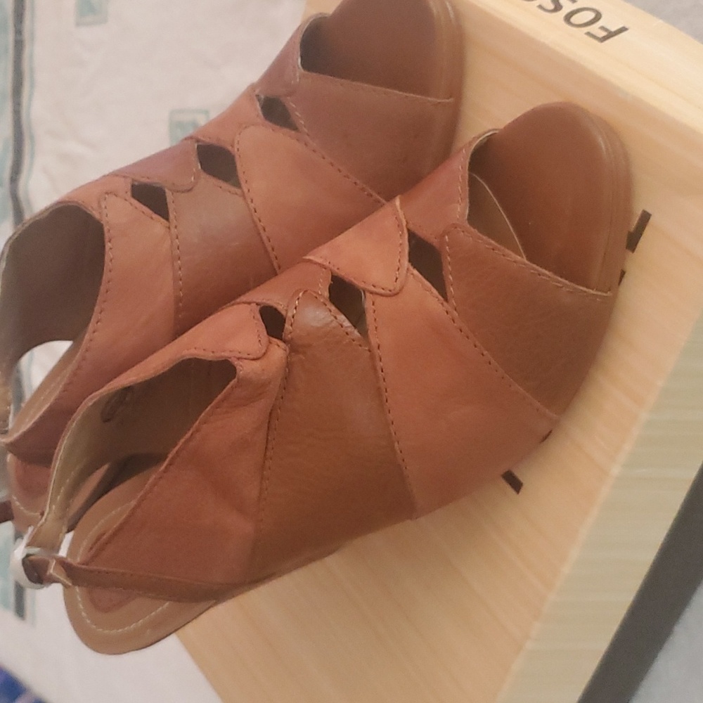 NIB FOSSIL PEEP TOE SLING